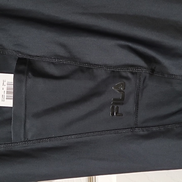 Fila Walk This Way Black Cropped Plus Size Leggings with Two Size Pockets, 4X - Picture 3 of 10